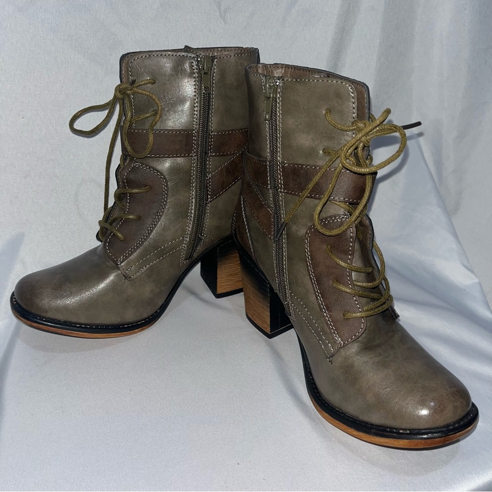 Stylish Two Tone Brown Women's Boots